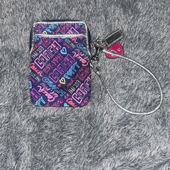 💕(3 for 60$)💕Coach poppy wristlet - Picture 4 of 5